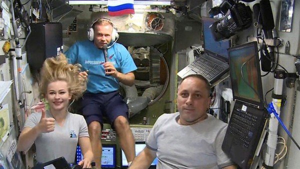 termino-la-mision-espacial-de-la-actriz-y-el-cineasta-rusos:-regresaron-a-la-tierra