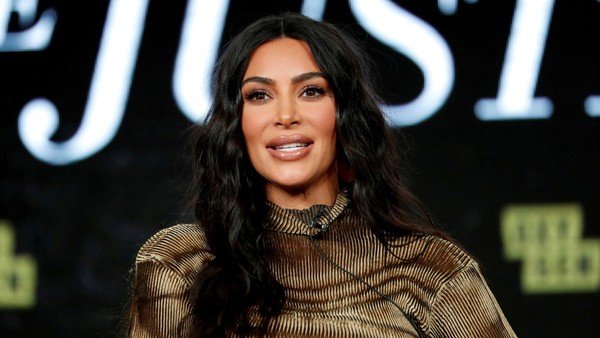 kim-kardashian-aprobo-un-dificil-examen-de-derecho-y-celebro-en-las-redes-con-una-emotiva-carta
