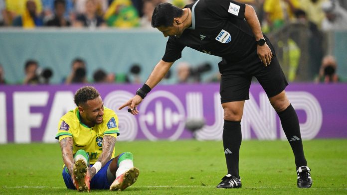 neymar-tiene-un-esguince-de-tobillo-derecho-y-preocupa-a-todo-brasil