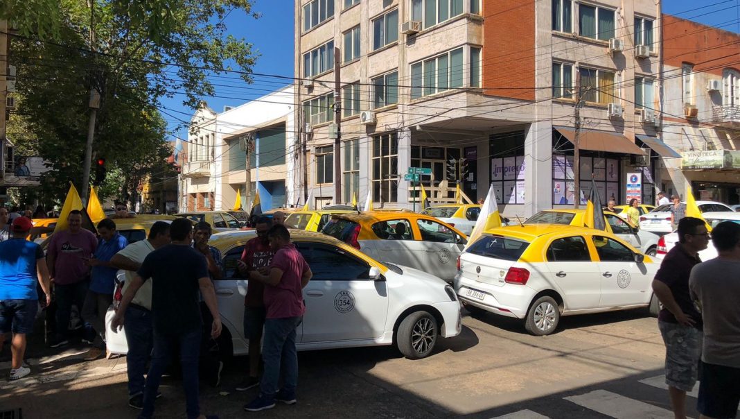 nueva-protesta-de-taxistas-en-el-microcentro-de-posadas